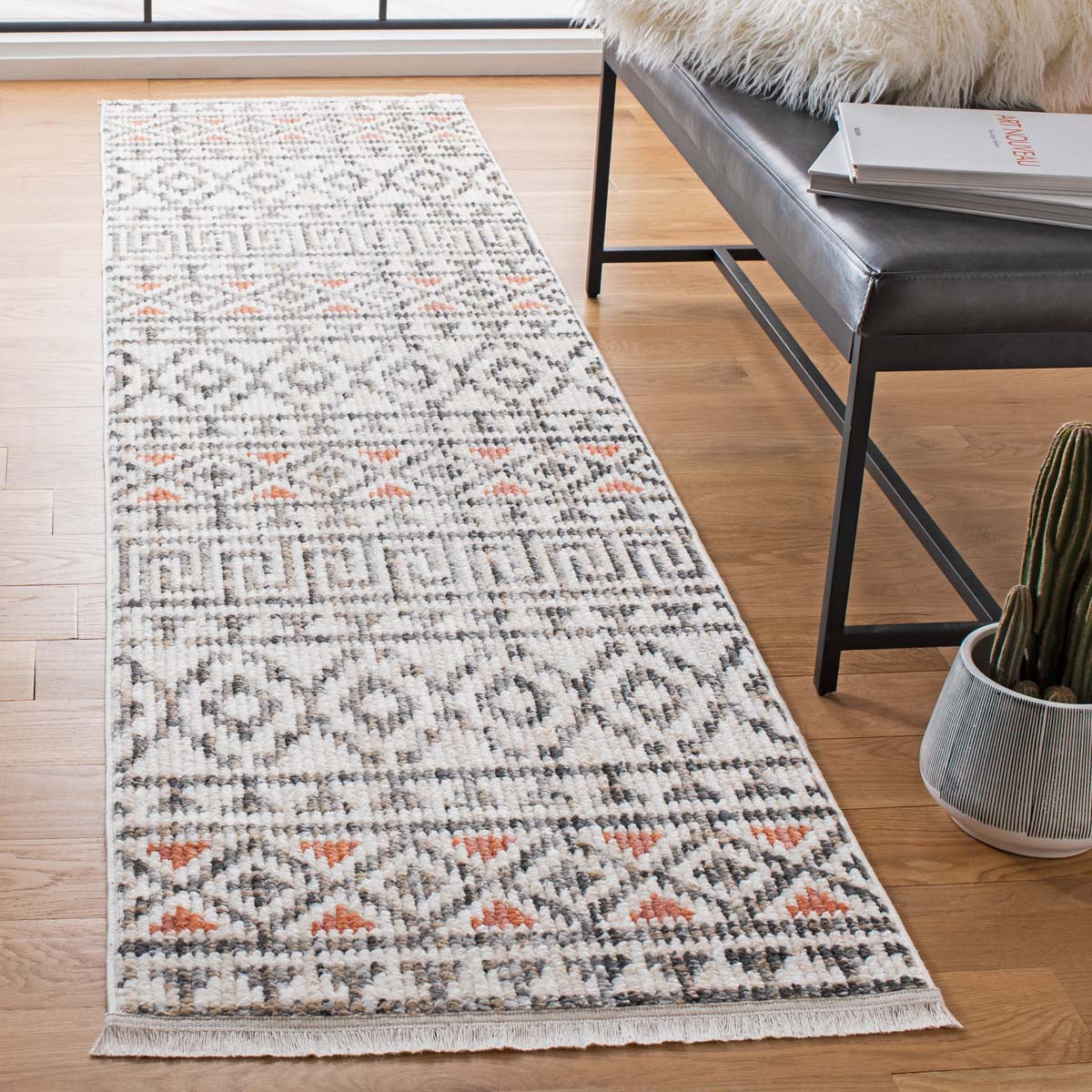 Safavieh Sedona 883 Rug, SED883 - Ivory / Dark Grey