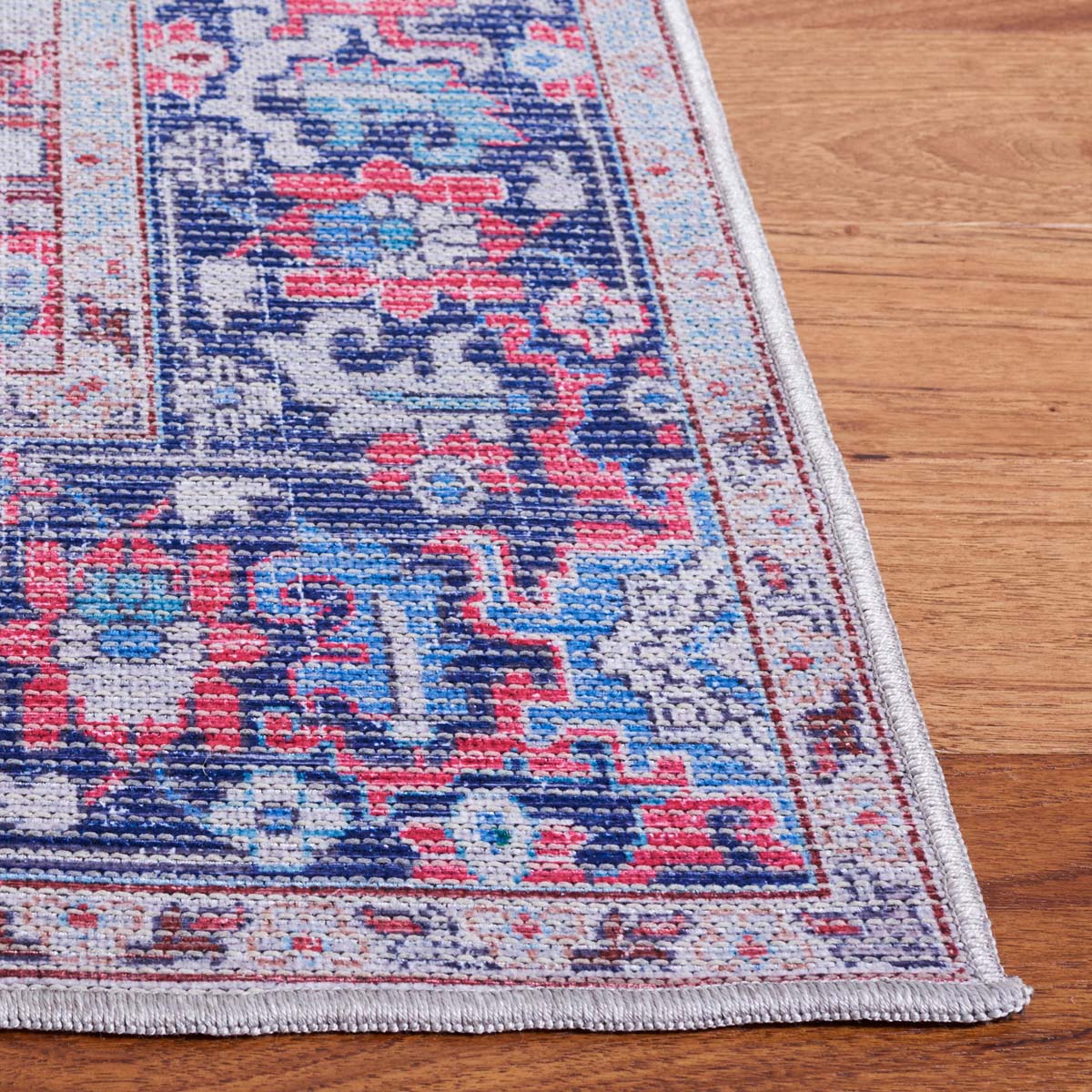 Safavieh Serapi Machine Washable 323 Rug, SEP323 - Red / Navy