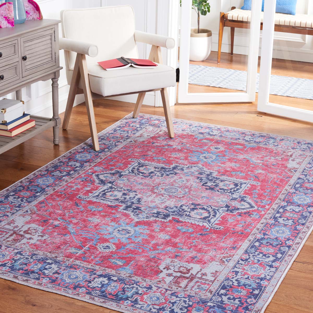 Safavieh Serapi Machine Washable 323 Rug, SEP323 - Red / Navy