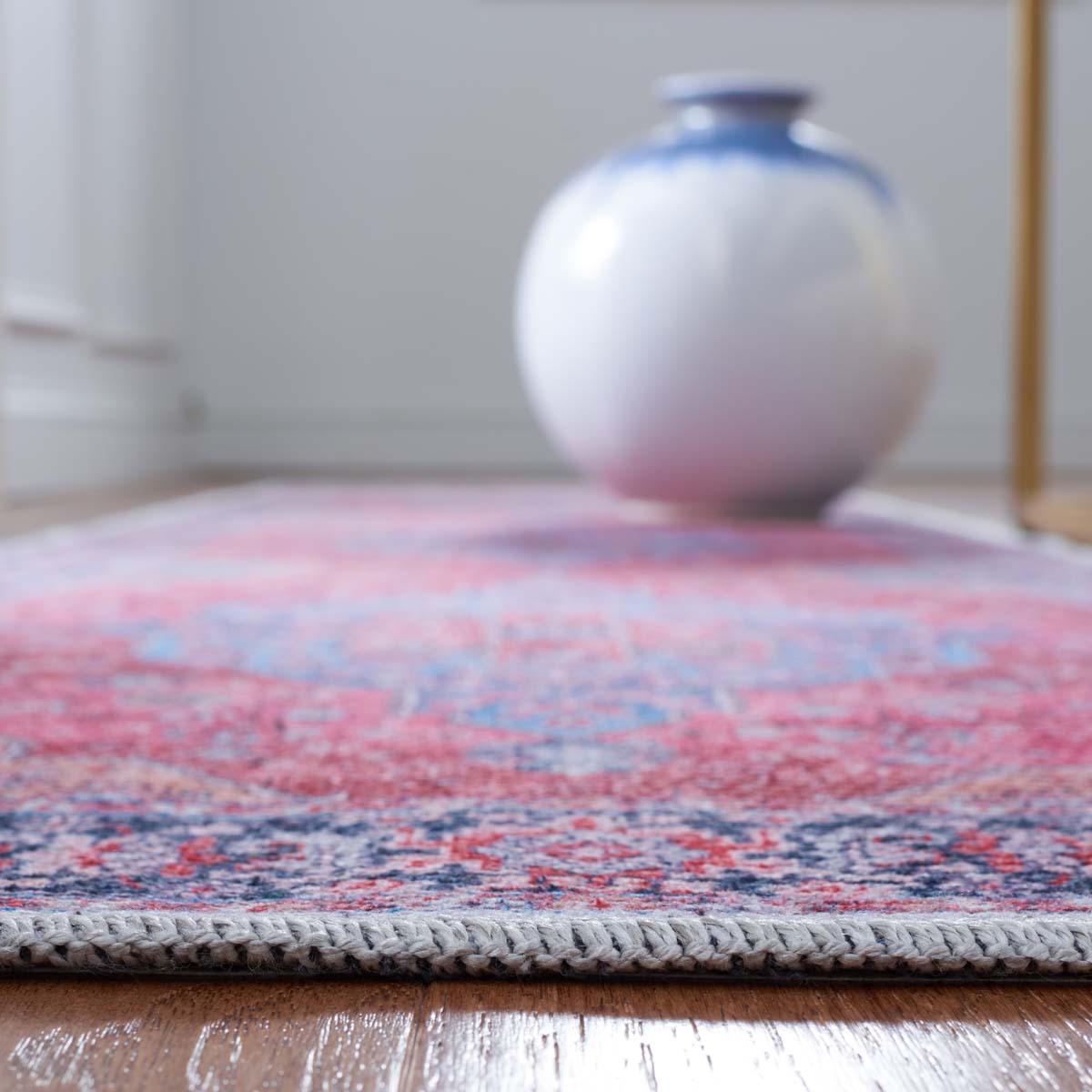 Safavieh Serapi Machine Washable 369 Rug, SEP369 - Blue / Rust