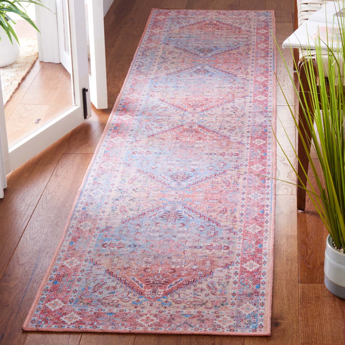 Safavieh Serapi Machine Washable 515 Rug, SEP515 - Rust / Blue