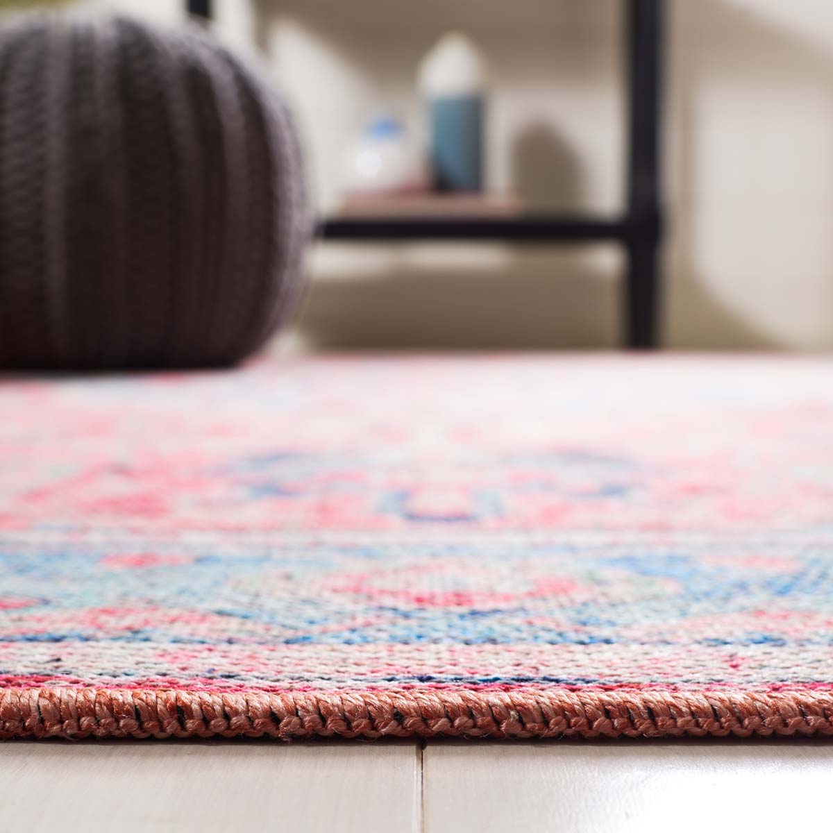 Safavieh Serapi Machine Washable 518 Rug, SEP518 - Light Blue / Red