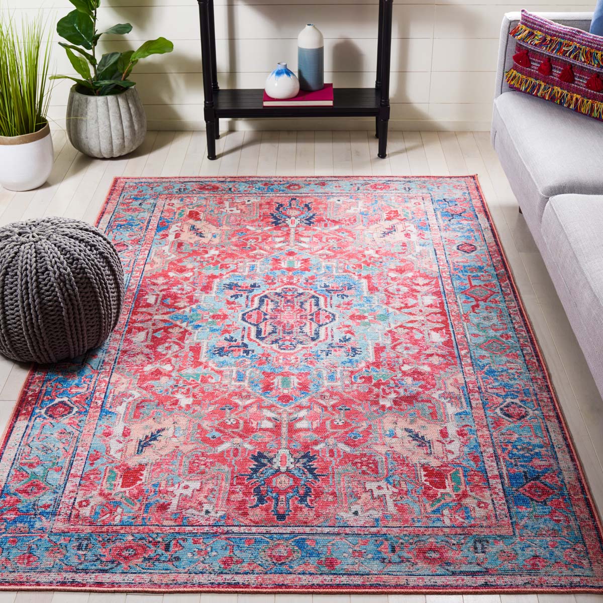 Safavieh Serapi Machine Washable 518 Rug, SEP518 - Light Blue / Red