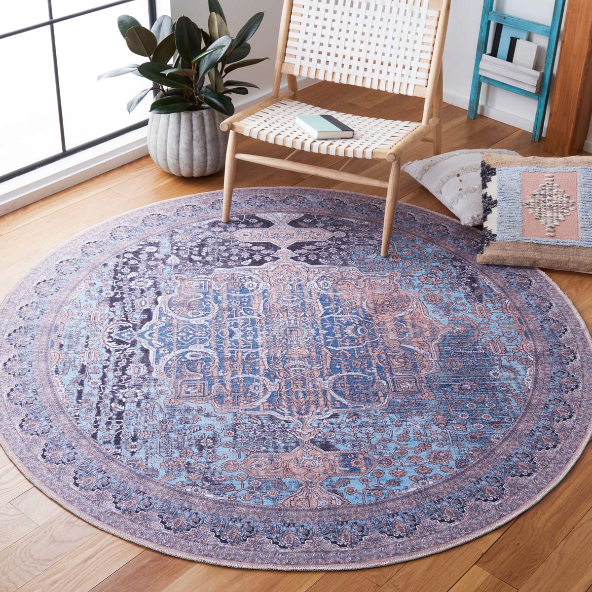 Safavieh Serapi Machine Washable 532 Rug, SEP532 - Ivory / Light Blue