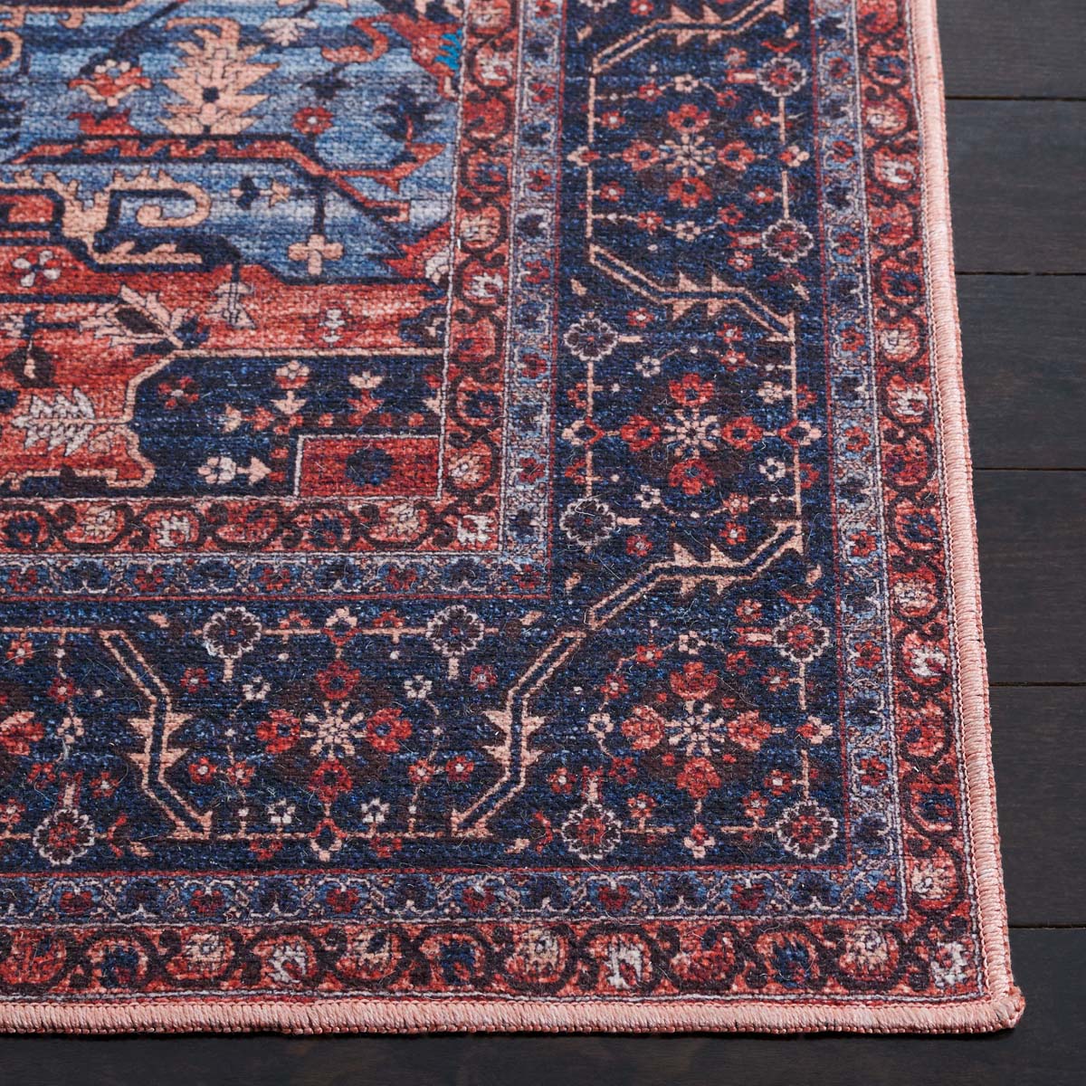 Safavieh Serapi Machine Washable 560 Rug, SEP560 - Red / Navy