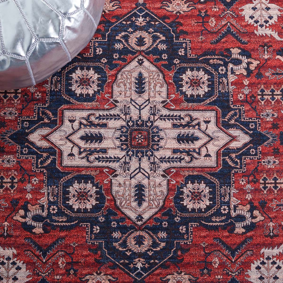 Safavieh Serapi Machine Washable 560 Rug, SEP560 - Red / Navy