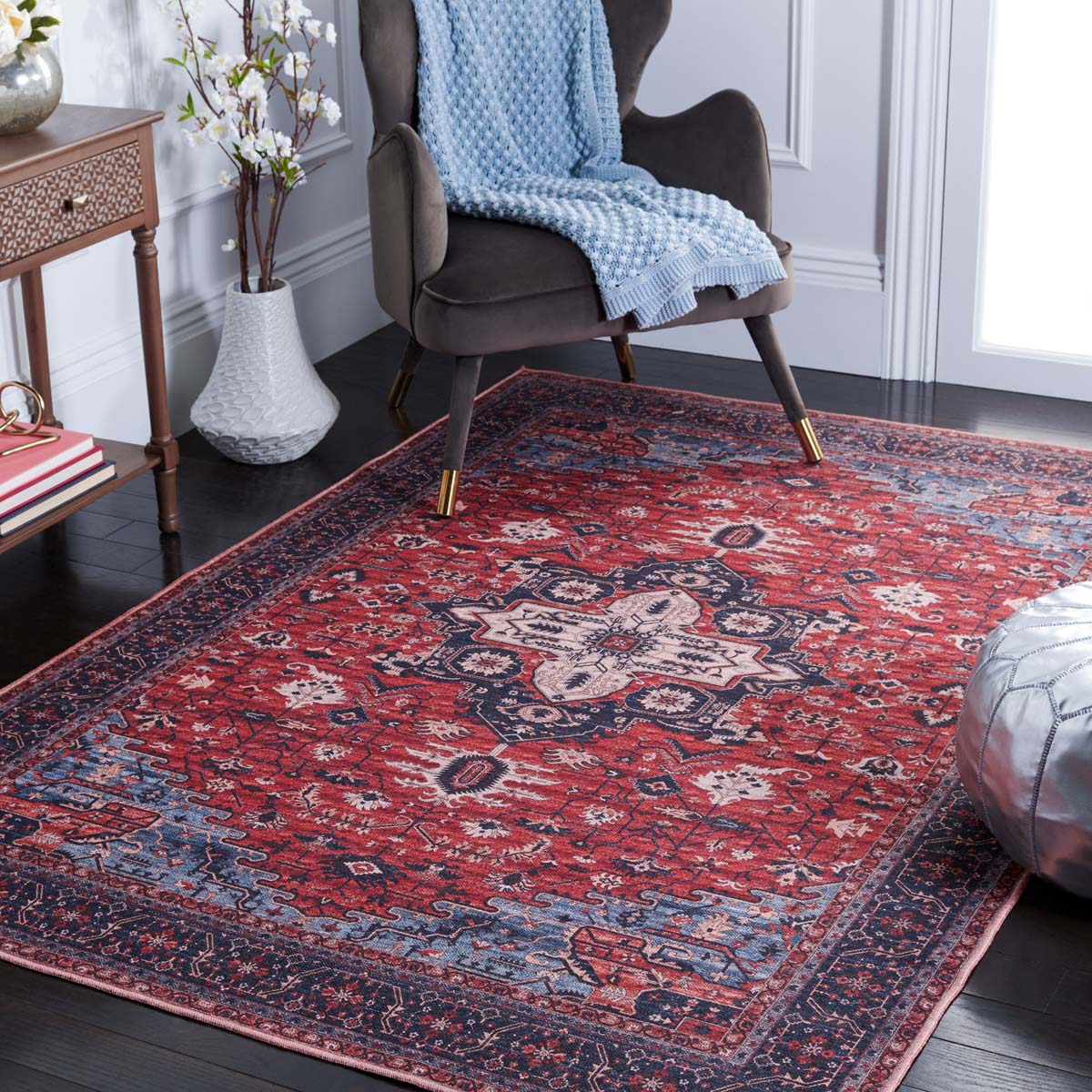 Safavieh Serapi Machine Washable 560 Rug, SEP560 - Red / Navy