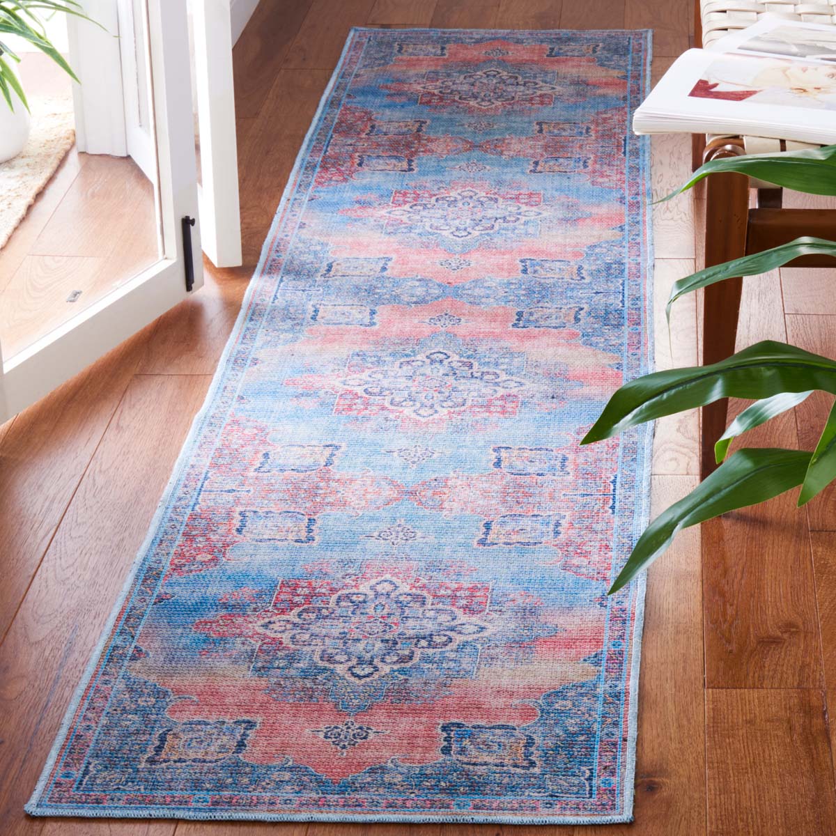 Safavieh Serapi Machine Washable 580 Rug, SEP580 - Red / Blue