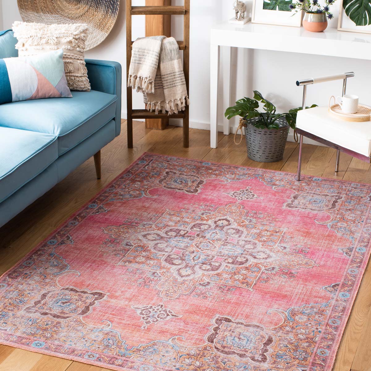 Safavieh Serapi Machine Washable 580 Rug, SEP580 - Pink / Beige