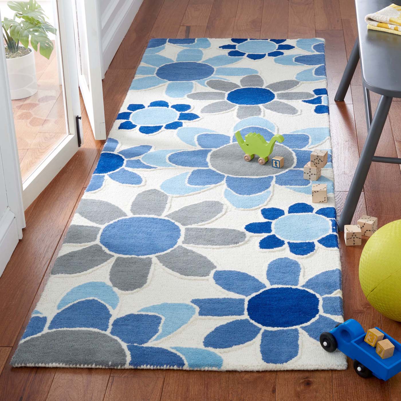 Safavieh Safavieh Kids 923 Rug, SFK923 - Ivory / Blue