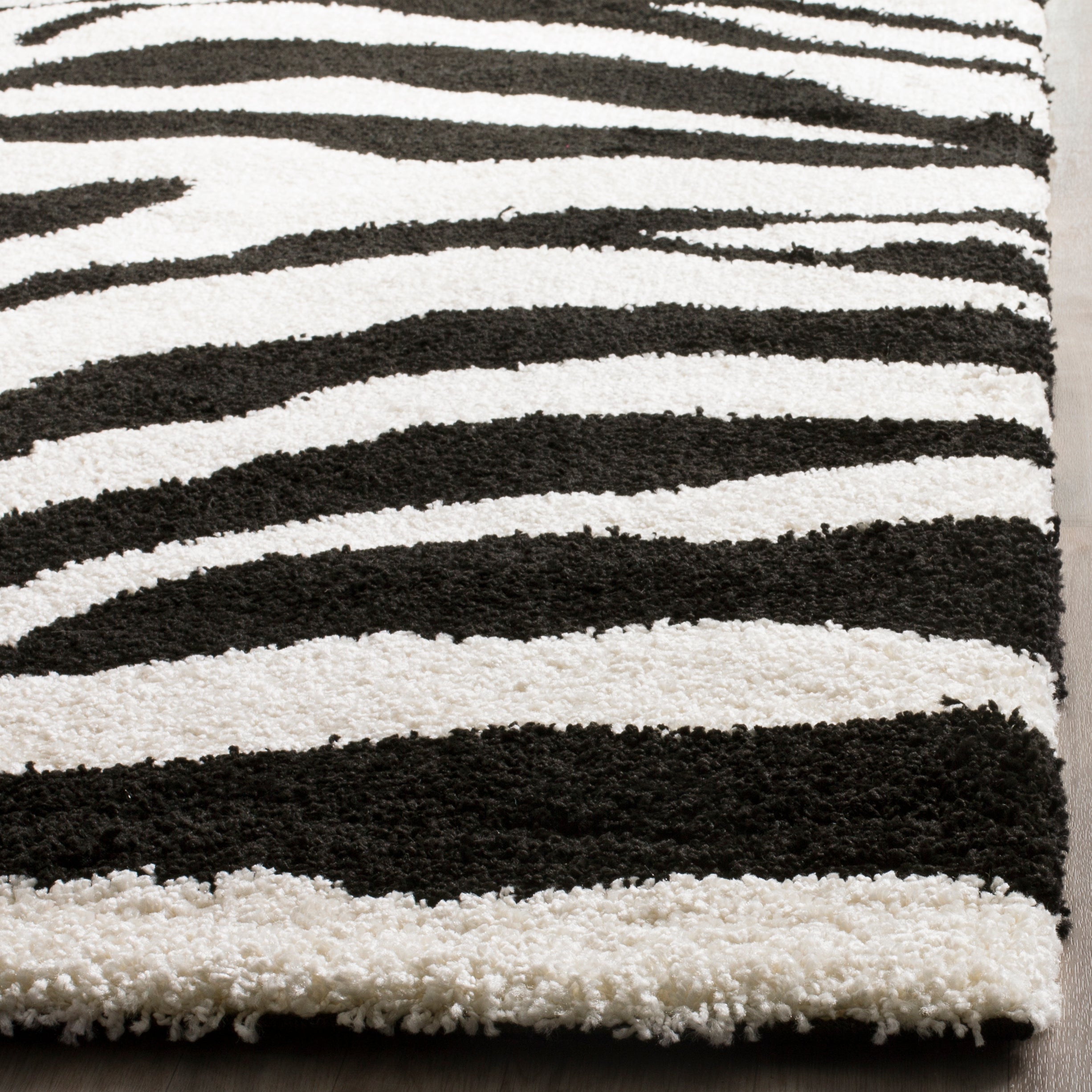 Safavieh Shag 452 Rug, SG452 - Ivory / Black