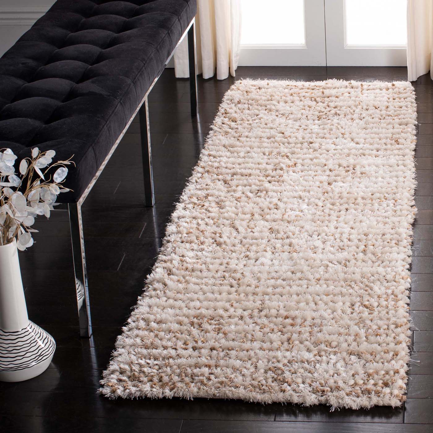 Safavieh Classic Shag 40 Rug, SG640 - White / Beige