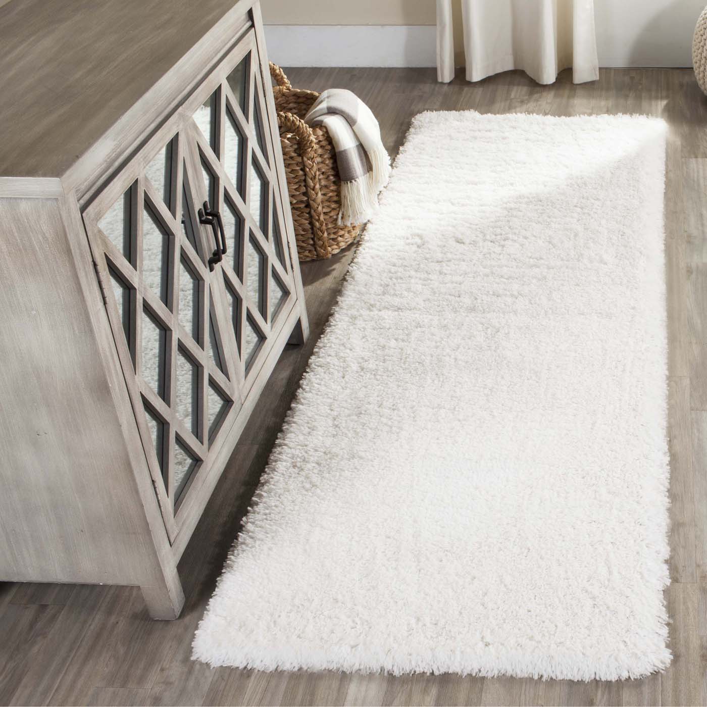 Safavieh Indie Shag 320 Rug, SGI320 - White