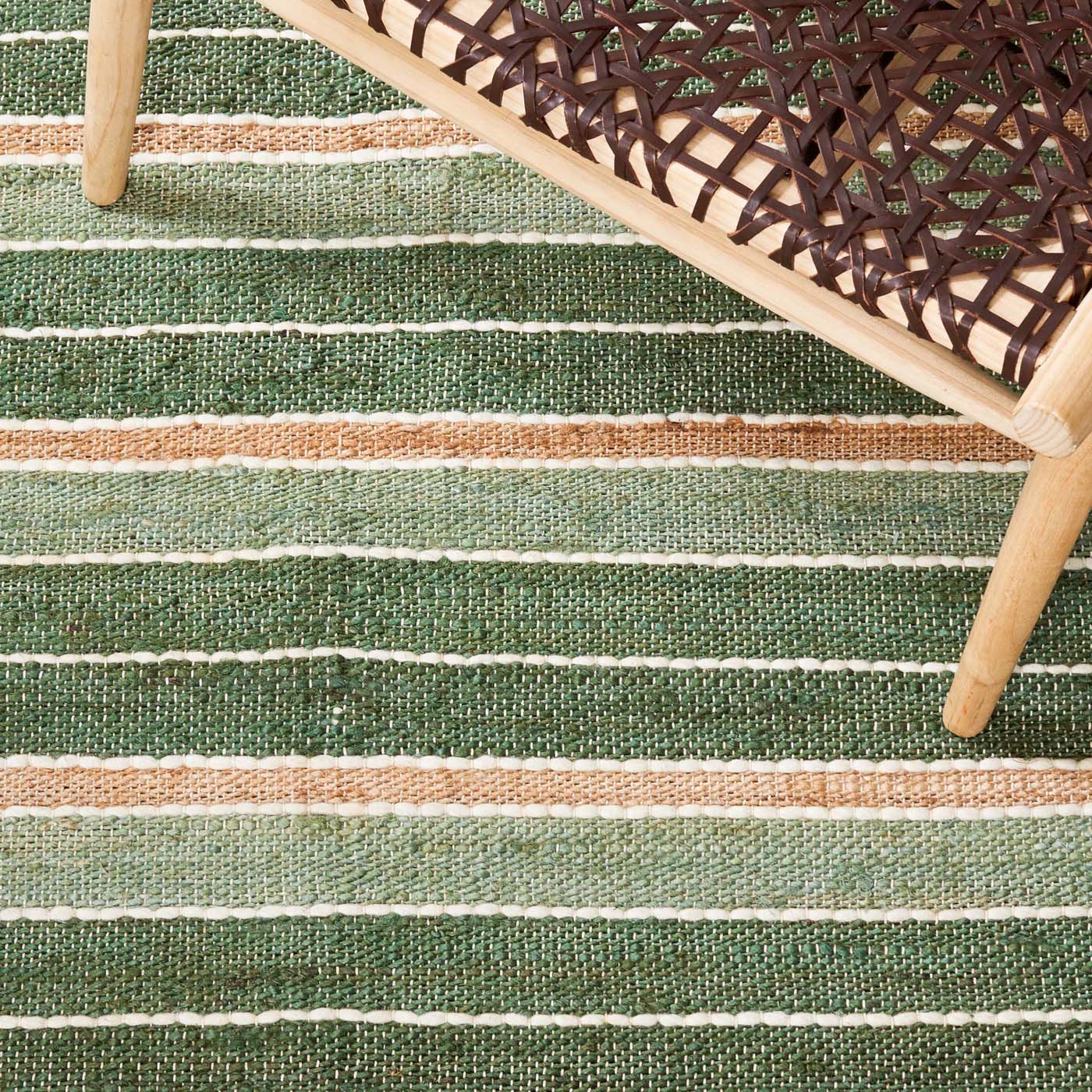 Safavieh Striped Kilim 312 Rug, STK312 - Green / Natural