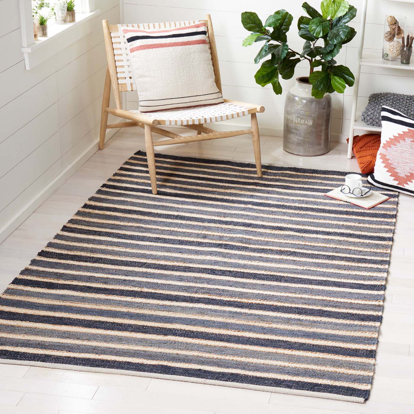 Safavieh Striped Kilim 318 Rug, STK318 - Charcoal / Ivory