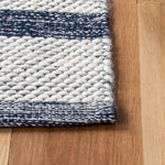 Safavieh Striped Kilim 514 Rug, STK514 - Navy / Ivory