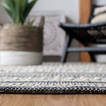 Safavieh Striped Kilim 516 Rug, STK516 - Black / Ivory