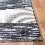 Safavieh Striped Kilim 521 Rug, STK521 - Black / Ivory