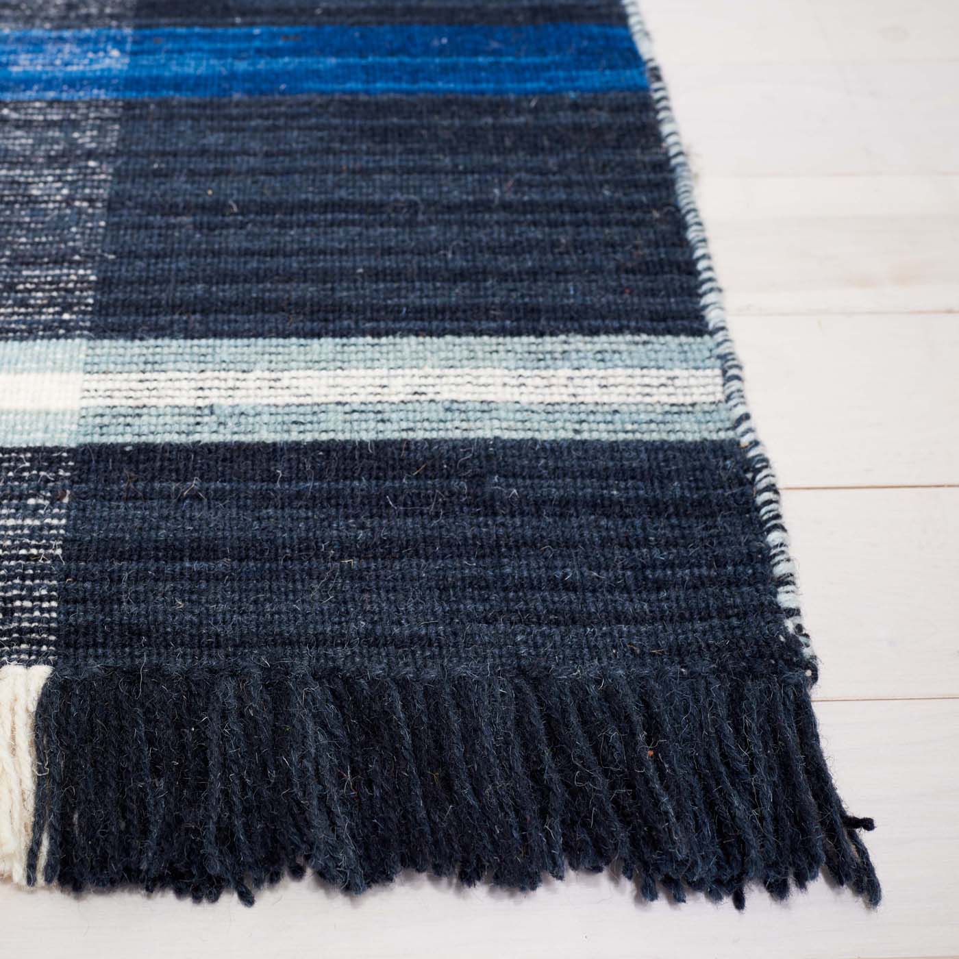 Safavieh Striped Kilim 703 Rug, STK703 - Navy / Charcoal