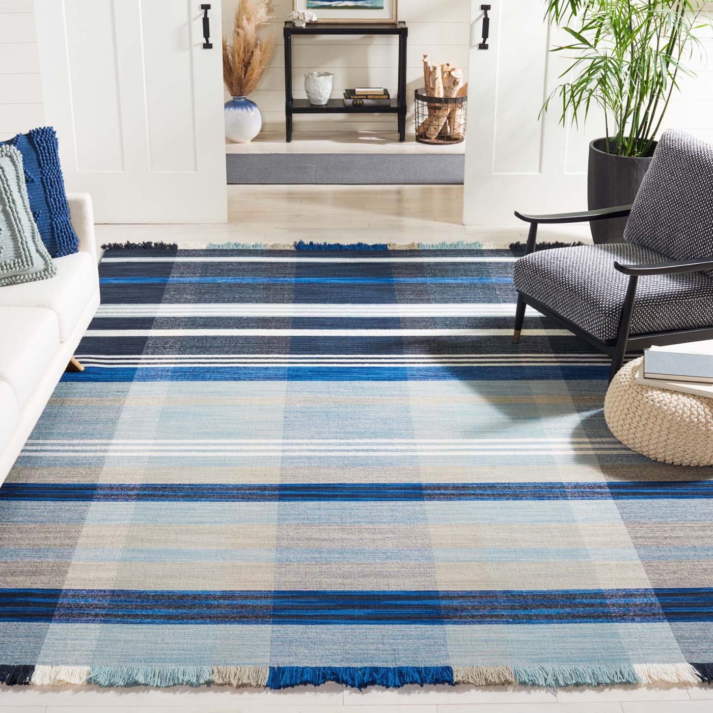 Safavieh Striped Kilim 703 Rug, STK703 - Navy / Charcoal