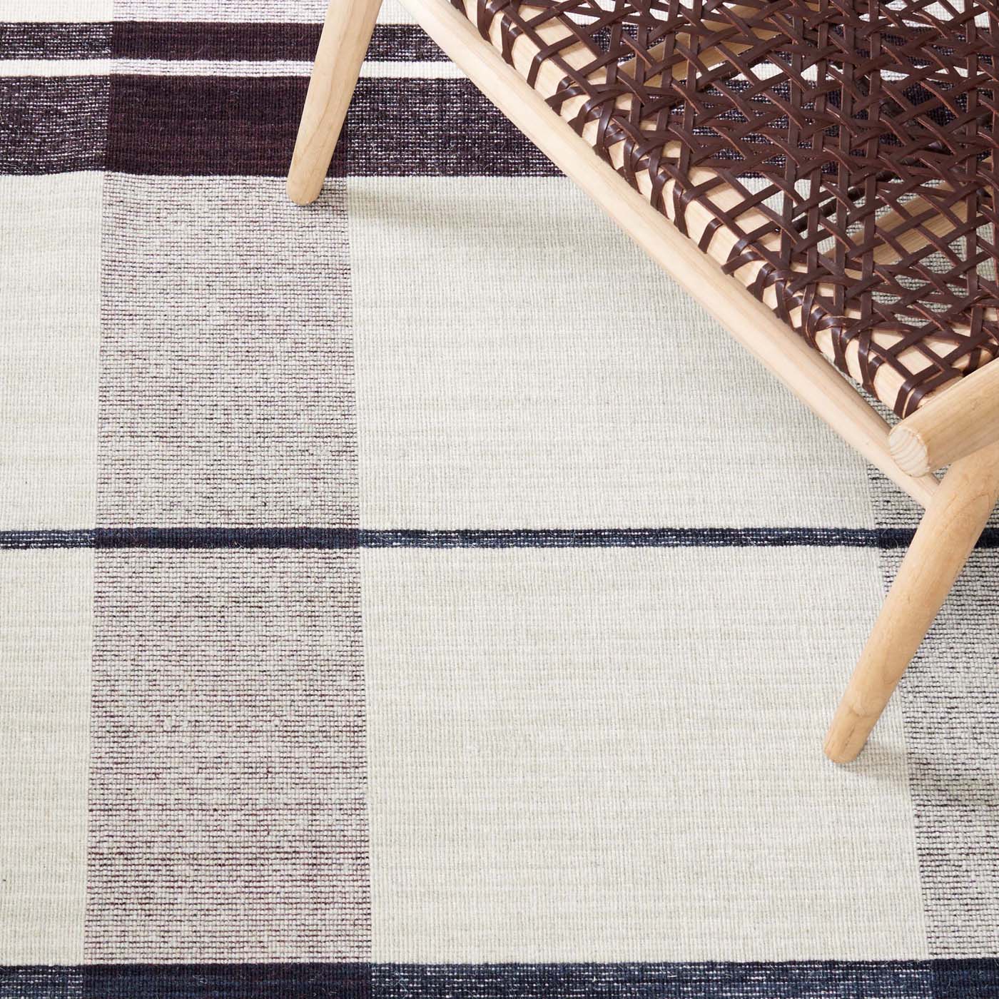 Safavieh Striped Kilim 705 Rug, STK705 - Ivory / Grey