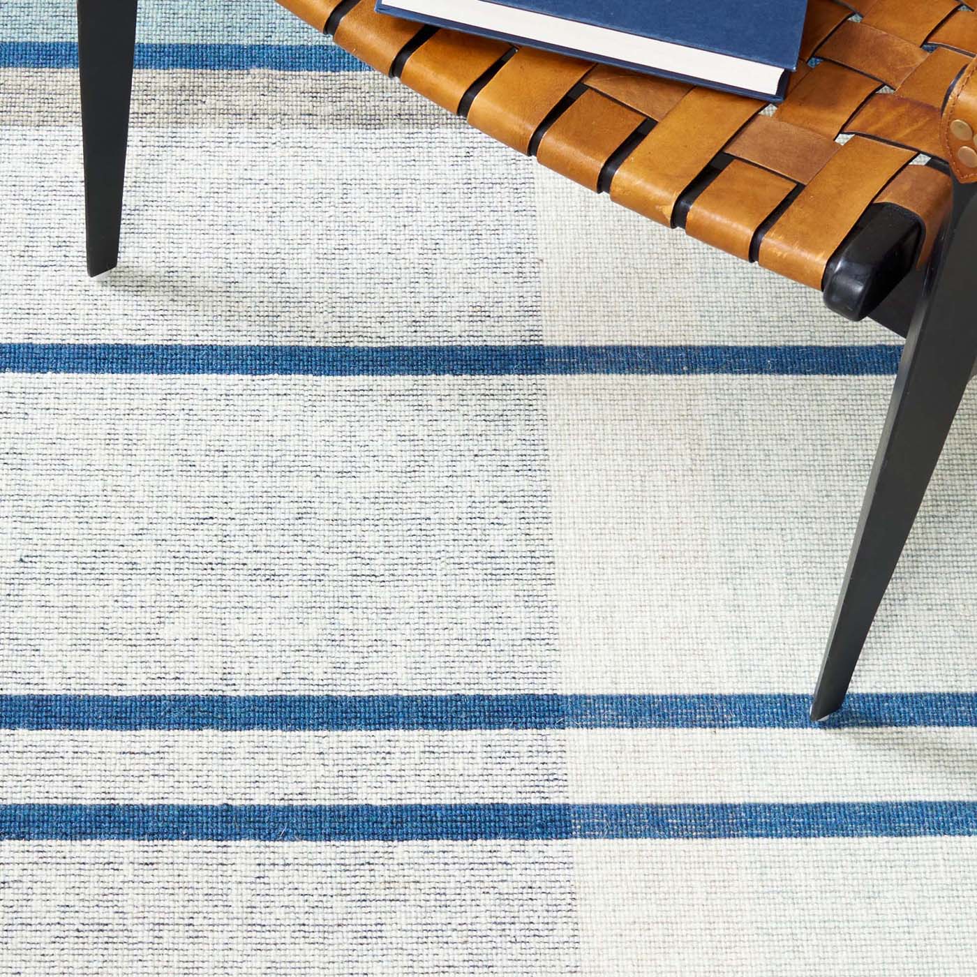 Safavieh Striped Kilim 707 Rug, STK707 - Blue / Beige