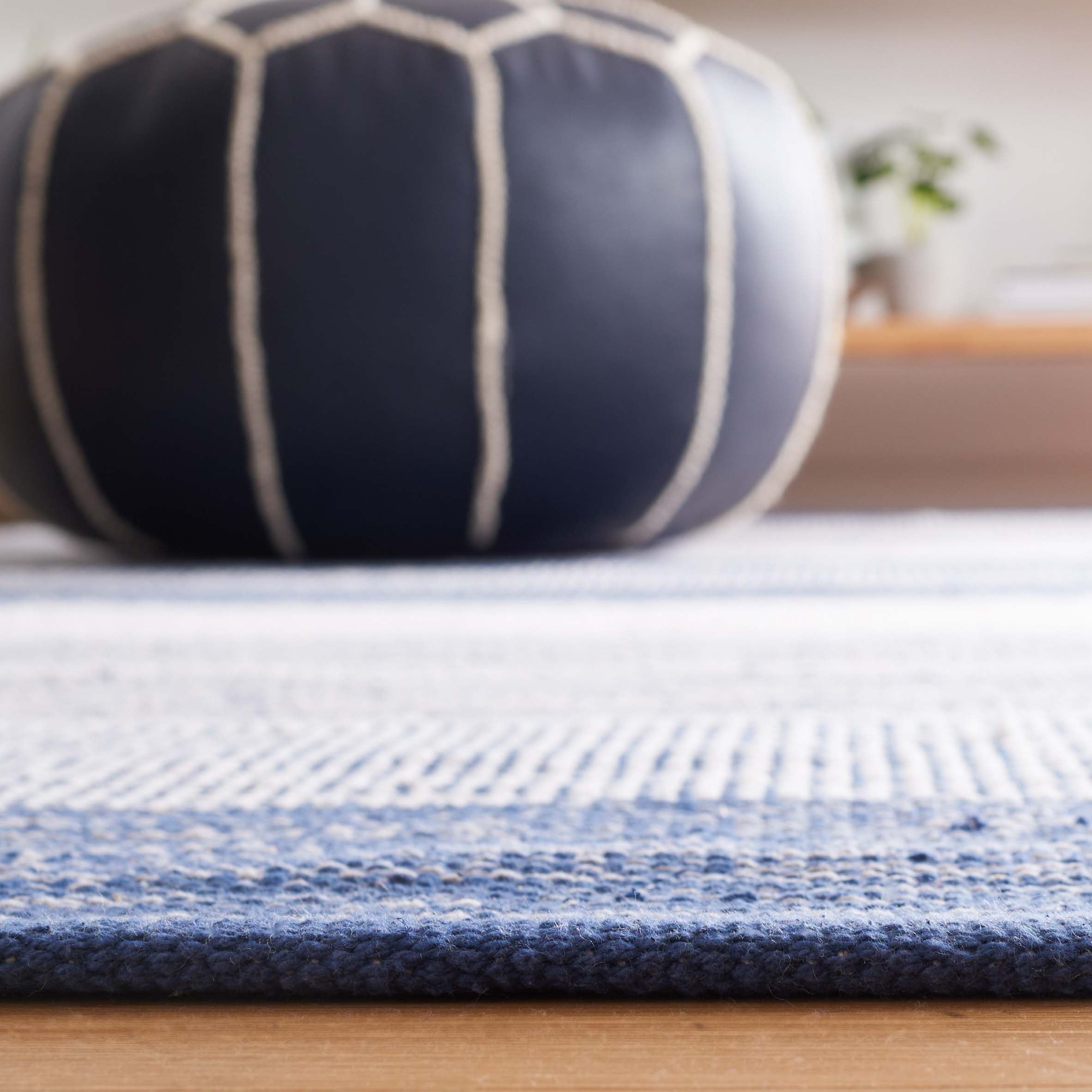 Safavieh Striped Kilim 804 Rug, STK804 - Grey / Blue