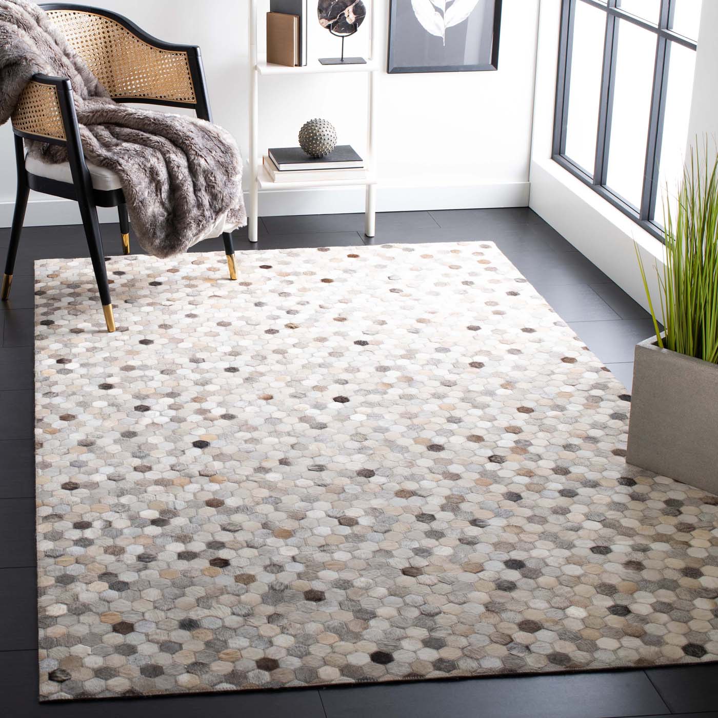 Safavieh Studio Leather 217 Rug, STL217 - Ivory / Grey