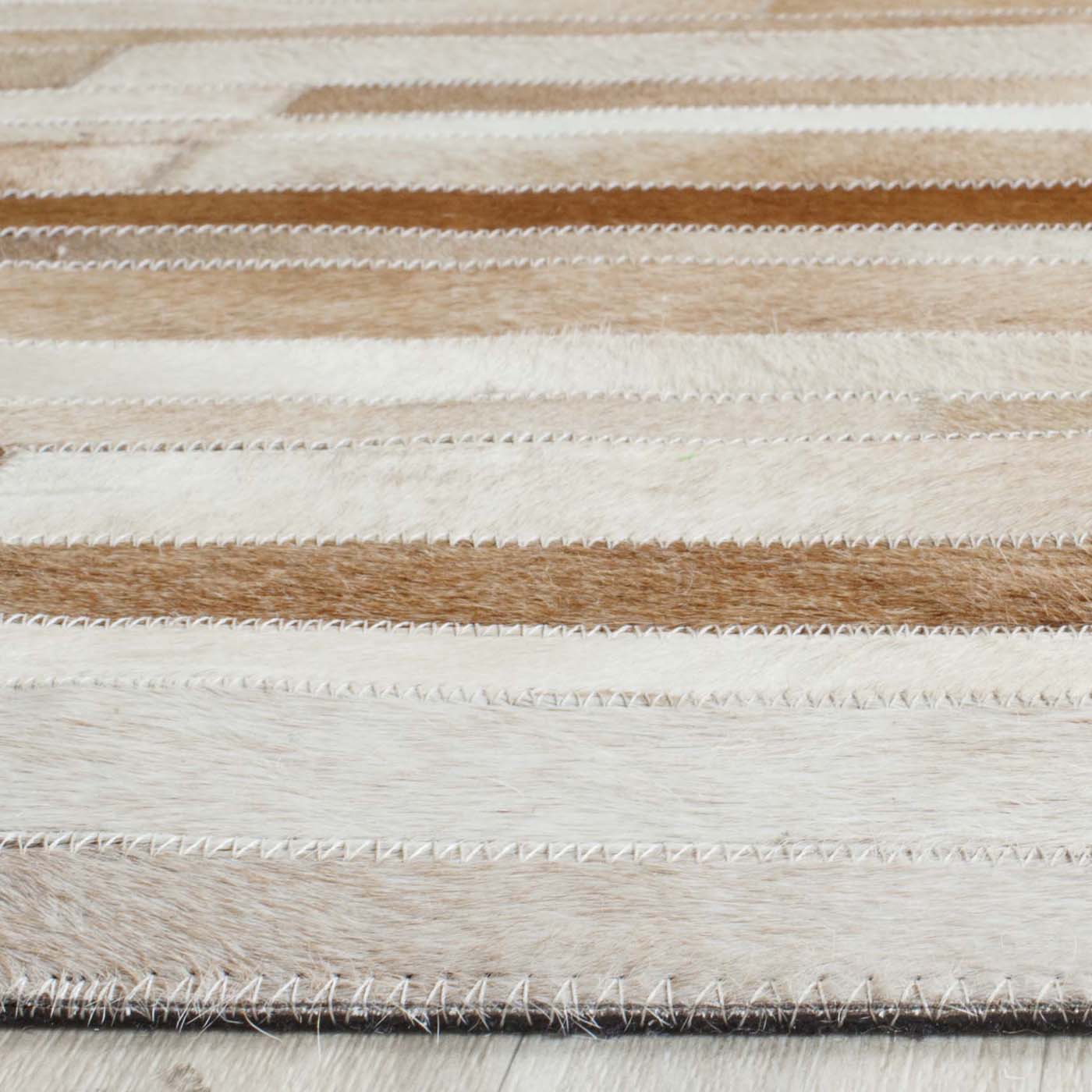 Safavieh Studio Leather 218 Rug, STL218 - Tan / Ivory