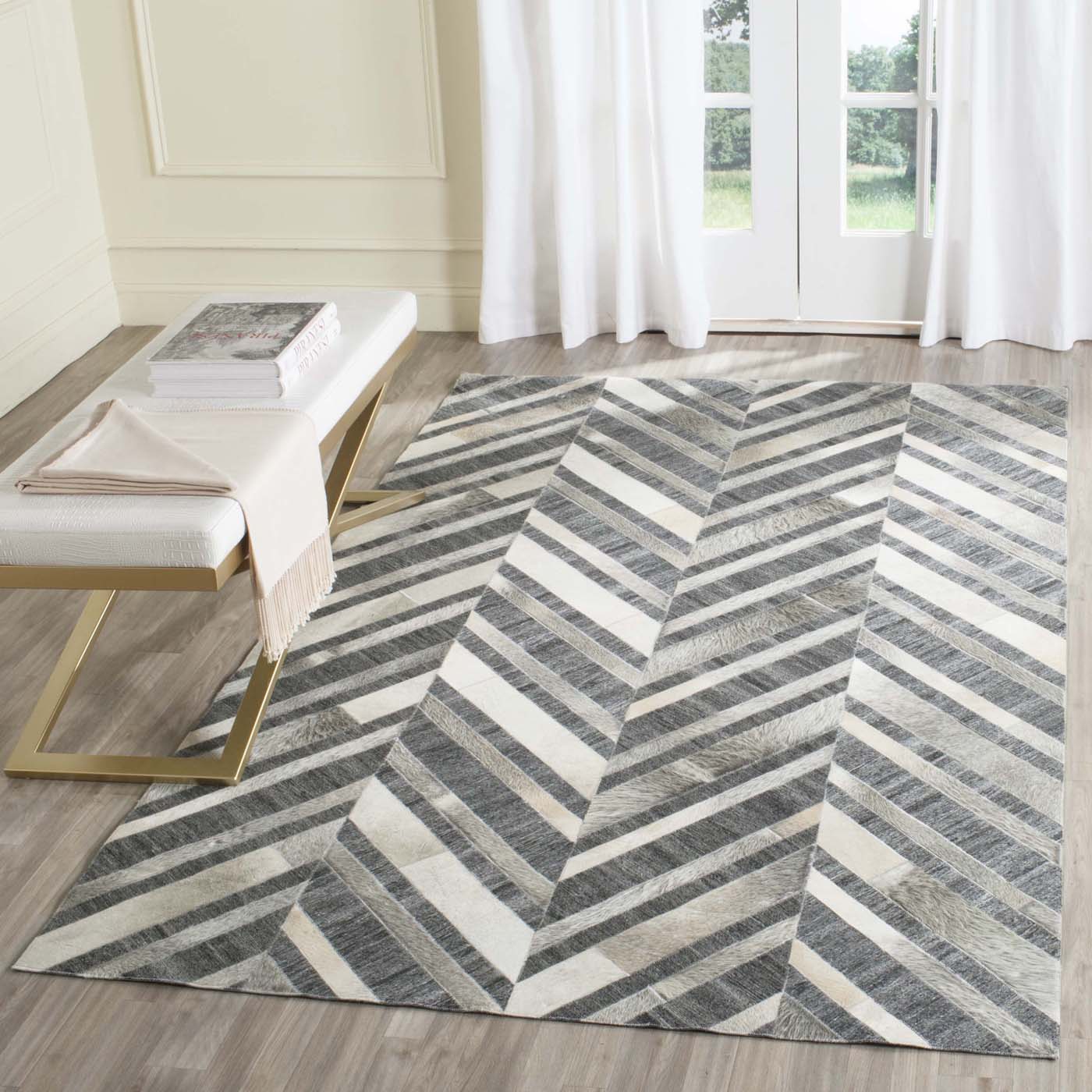 Safavieh Studio Leather 223 Rug, STL223 - Ivory / Dark Grey