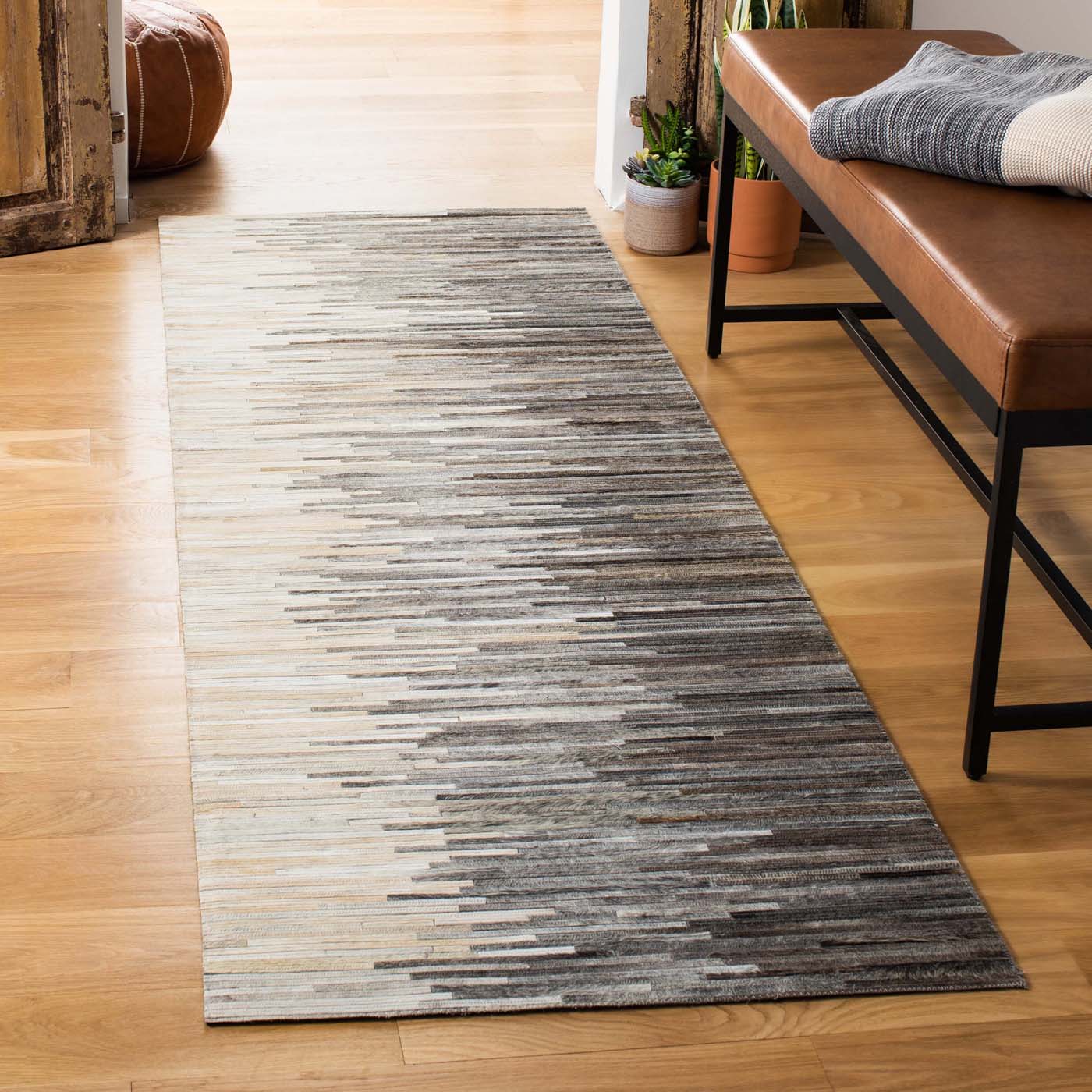 Safavieh Studio Leather 225 Rug, STL225 - Charcoal / Ivory