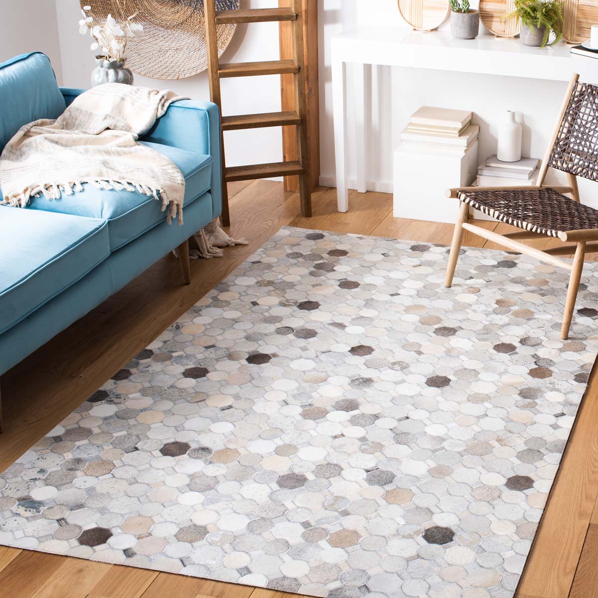 Safavieh Studio Leather 227 Rug, STL227 - Ivory / Grey