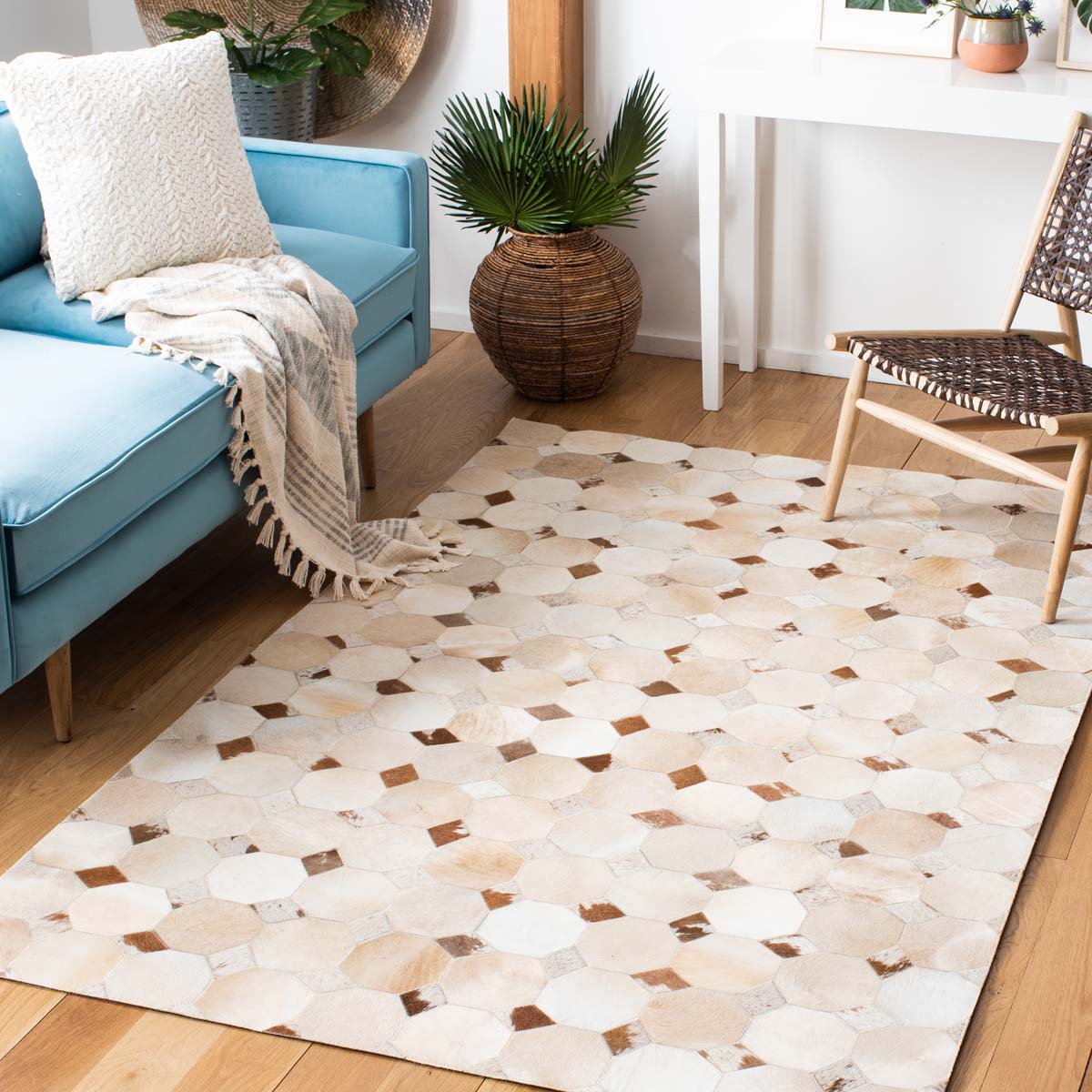 Safavieh Studio Leather 228 Rug, STL228 - Ivory / Brown