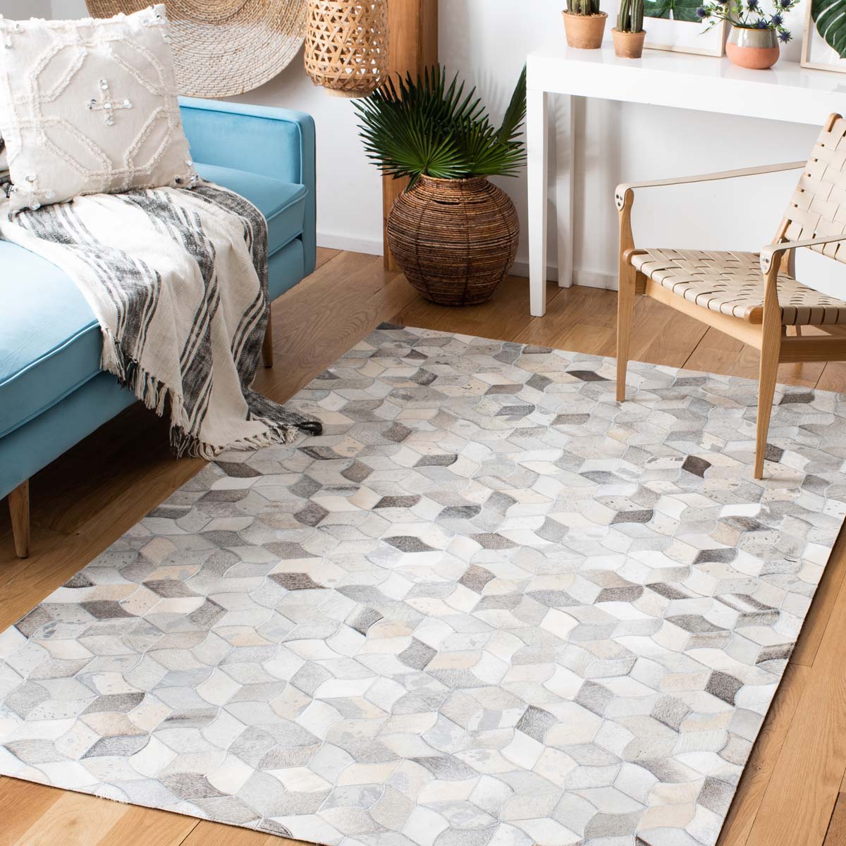 Safavieh Studio Leather 229 Rug, STL229 - Ivory / Grey