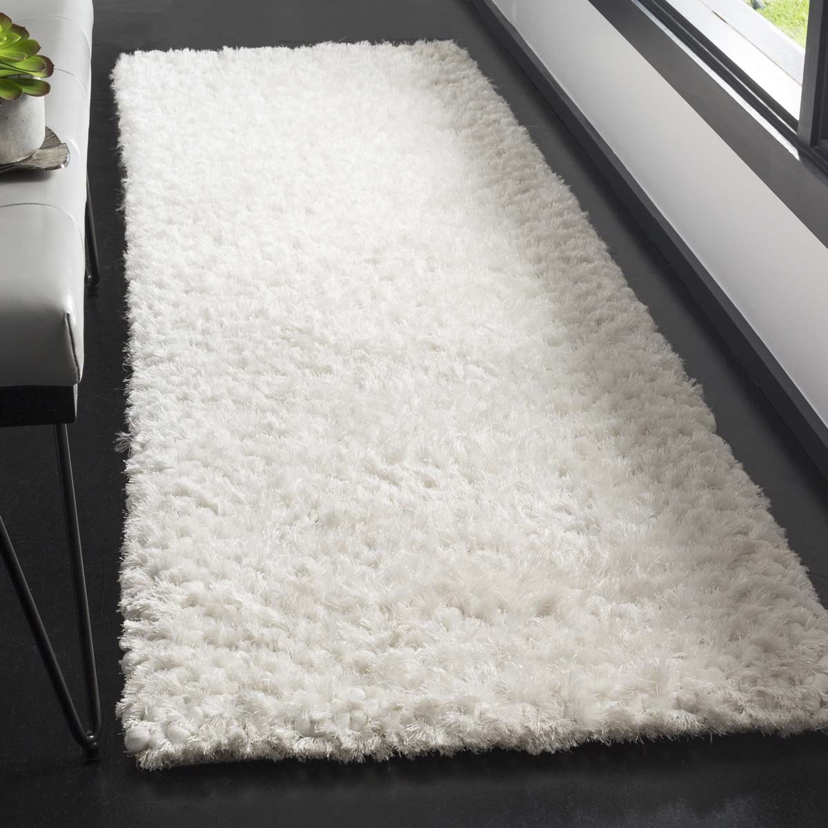 Safavieh Saint Tropez Shag 641 Rug, STS641 - Snow White