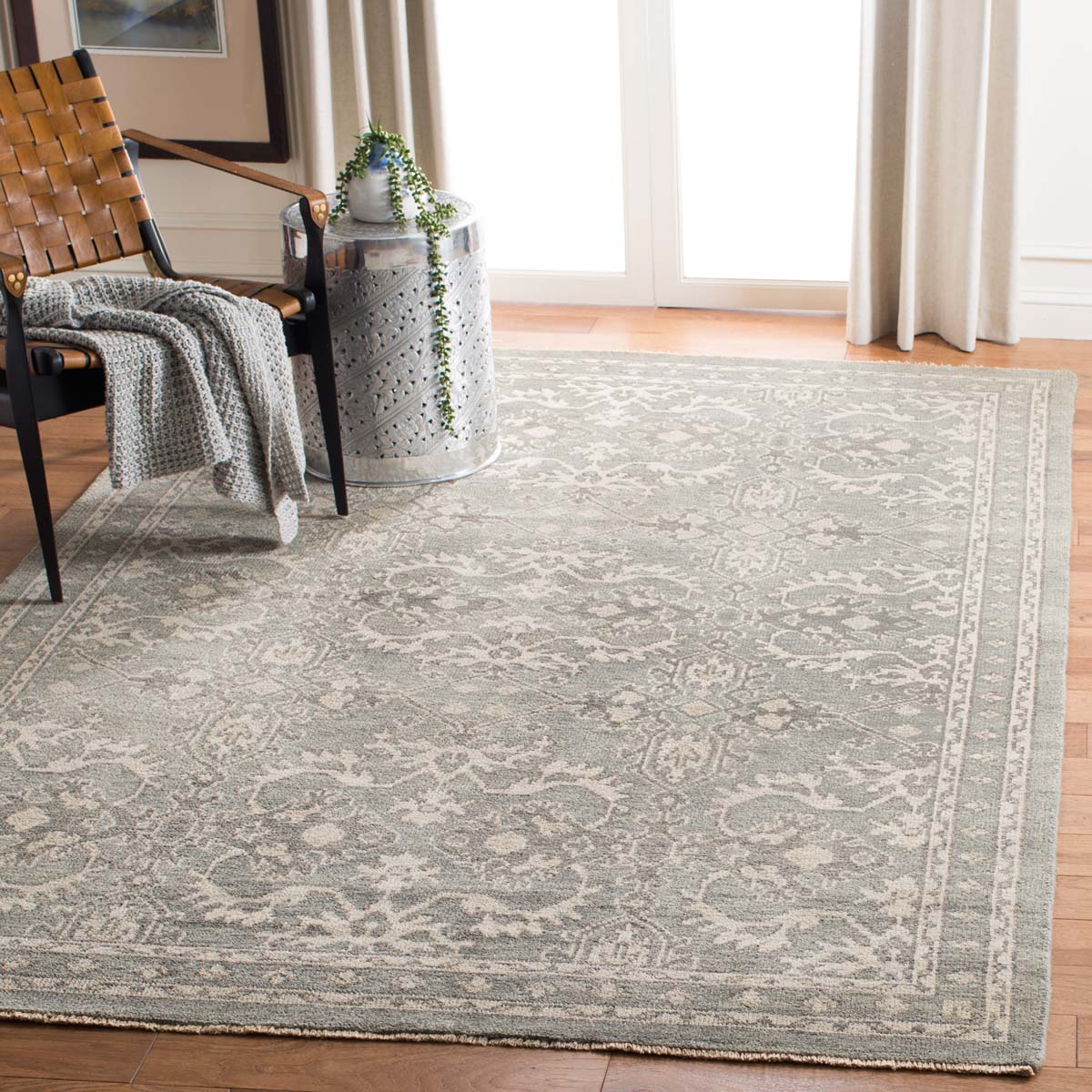 Safavieh Sivas 131 Rug, SVS131 - Grey / Ivory