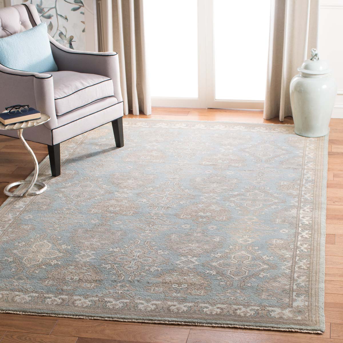 Safavieh Sivas 170 Rug, SVS170 - Light Blue / Ivory