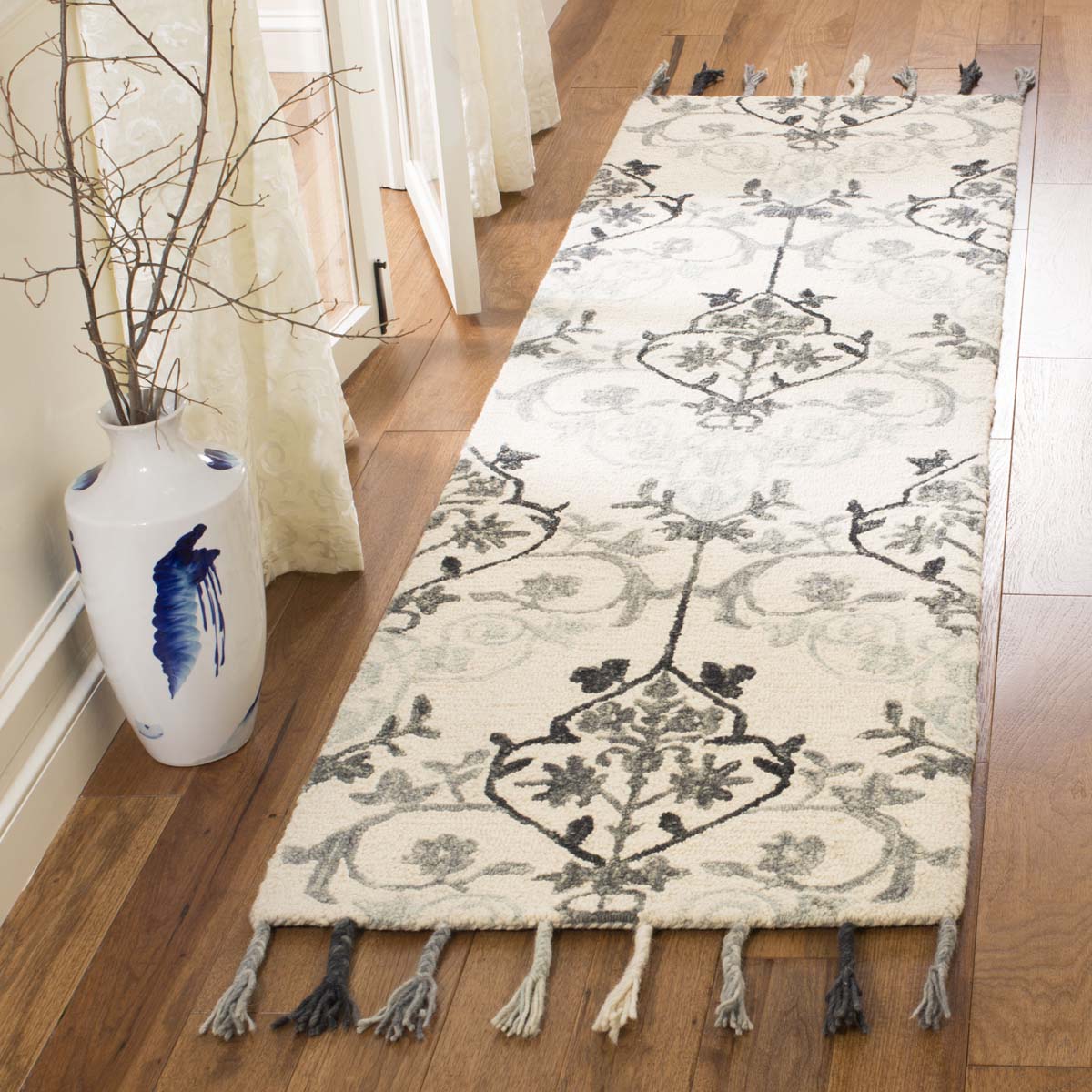 Safavieh Suzani 204 Rug, SZN204 - Ivory / Grey