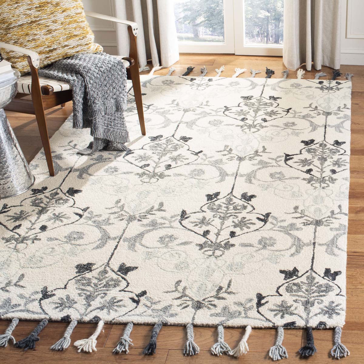 Safavieh Suzani 204 Rug, SZN204 - Ivory / Grey