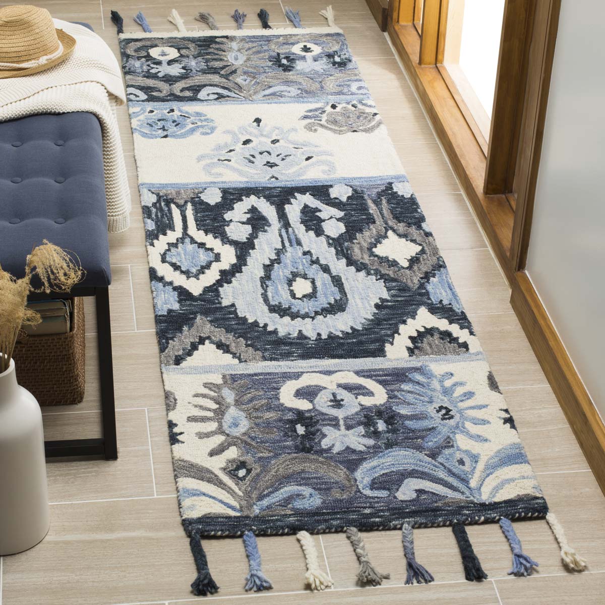 Safavieh Suzani 208 Rug, SZN208 - Blue / Ivory