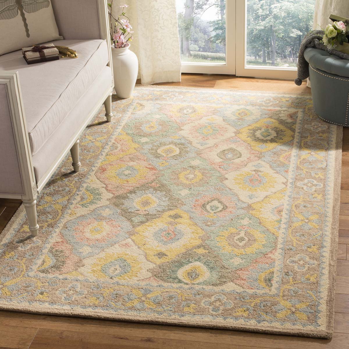 Safavieh Suzani 317 Rug, SZN317 - Ivory / Multi