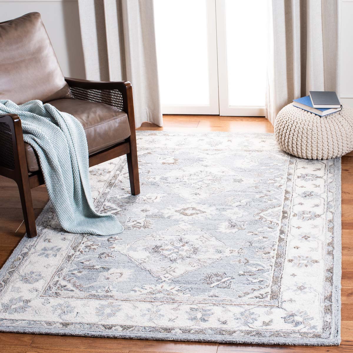 Safavieh Suzani 331 Rug, SZN331 - Grey / Ivory