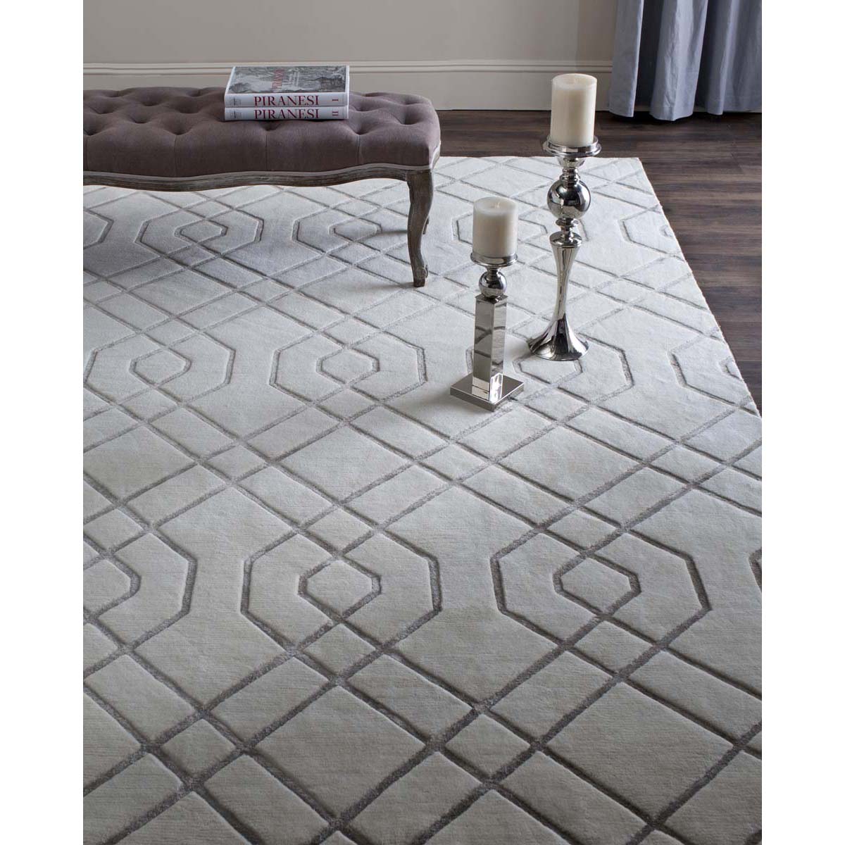 Safavieh Tibetan 52A Rug, TB052A - White