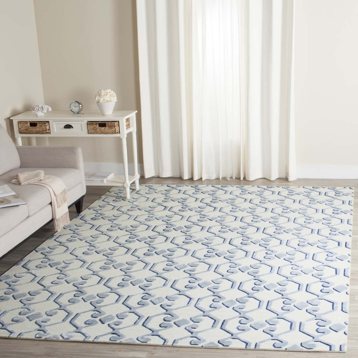 Safavieh Tibetan 31B Rug, TB831B - Blue / Ivory