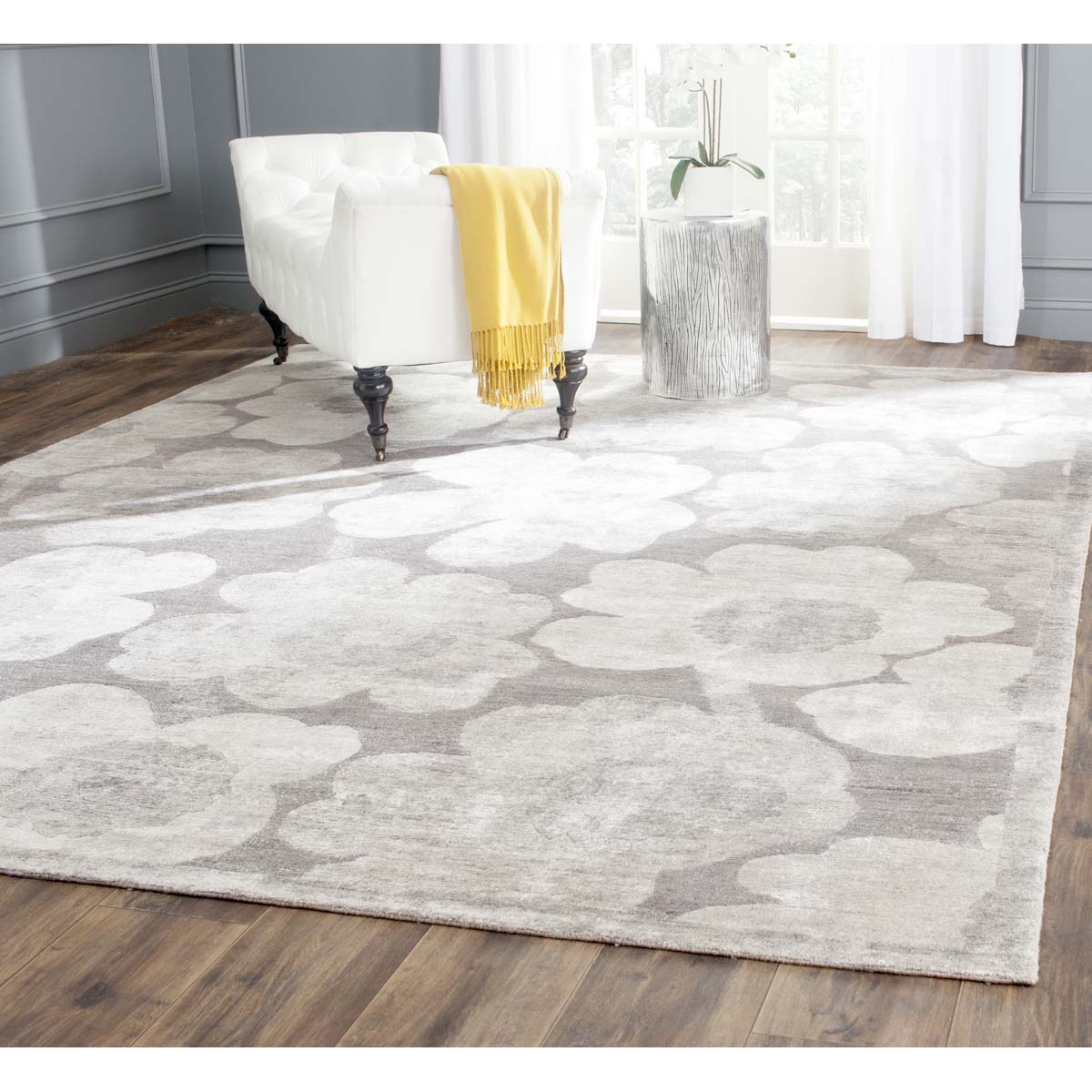 Safavieh Tibetan 56B Rug, TB956B - Silver