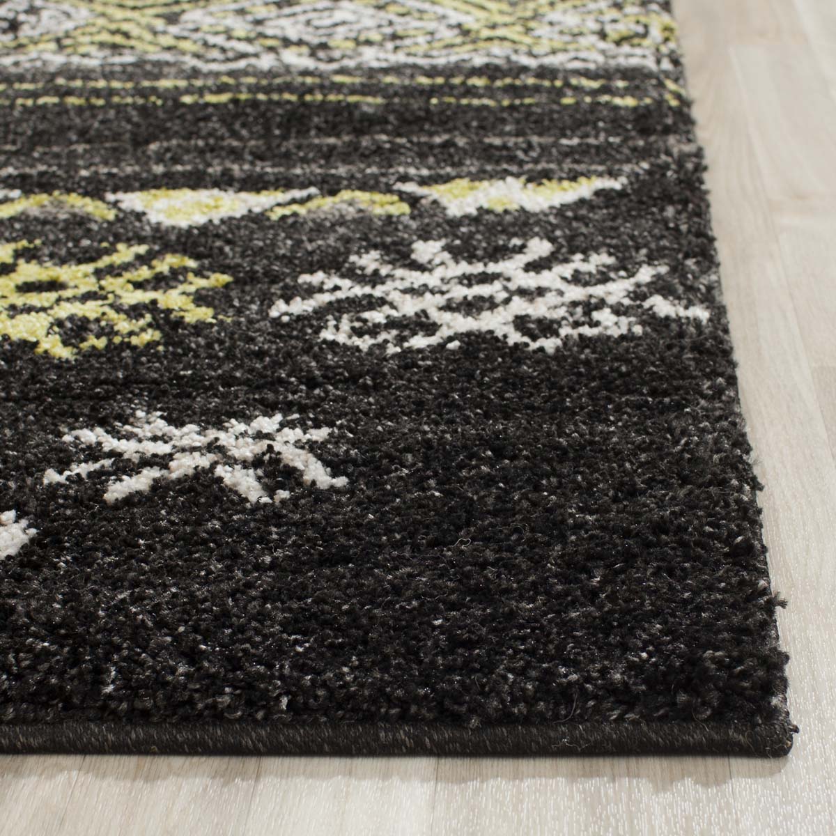 Safavieh Tibetan Shag 547 Rug, TBS547 - Black / Green