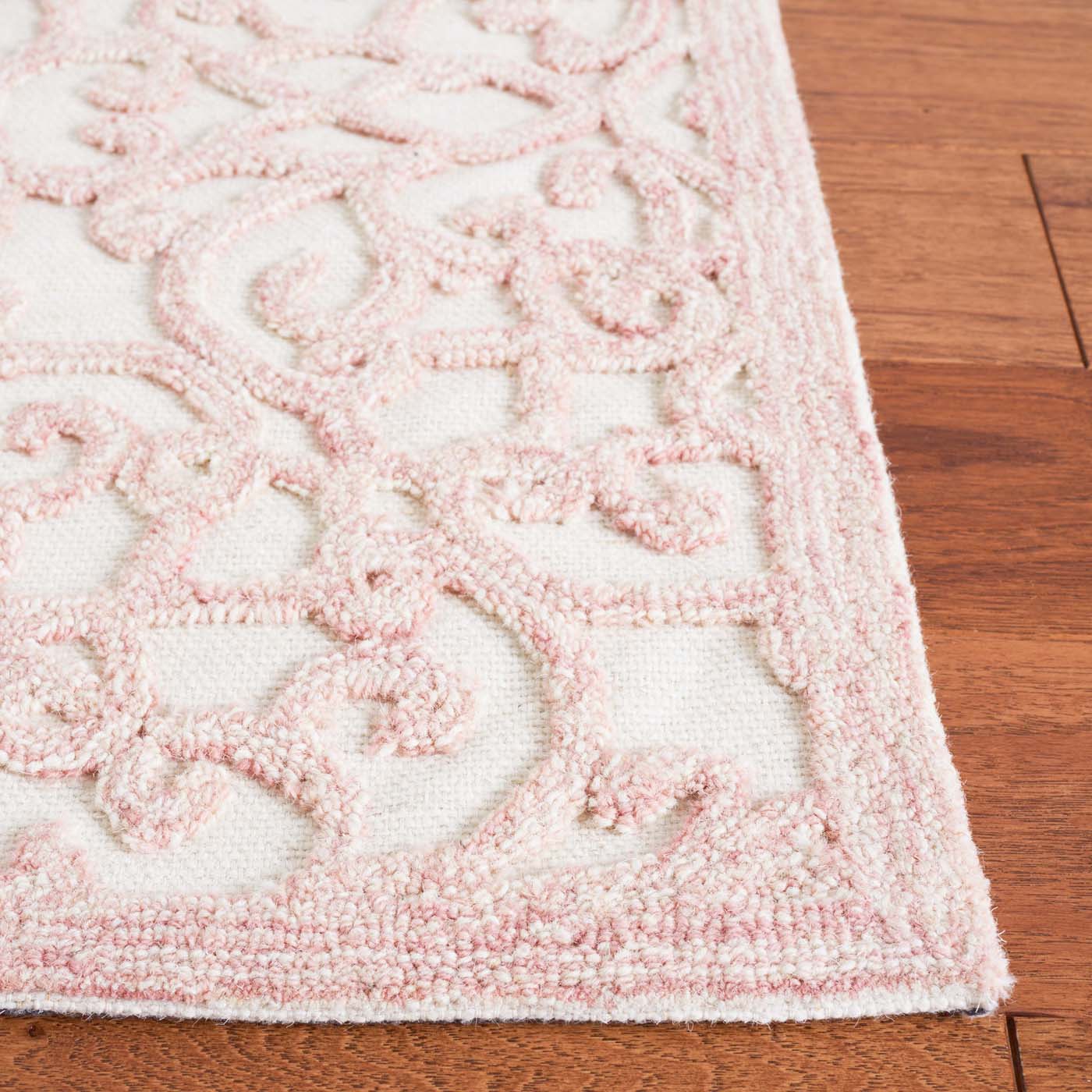 Safavieh Trace 103 Rug, TRC103 - Ivory / Pink