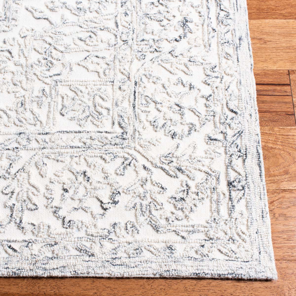 Safavieh Trace 302 Rug, TRC302 - Ivory / Charcoal