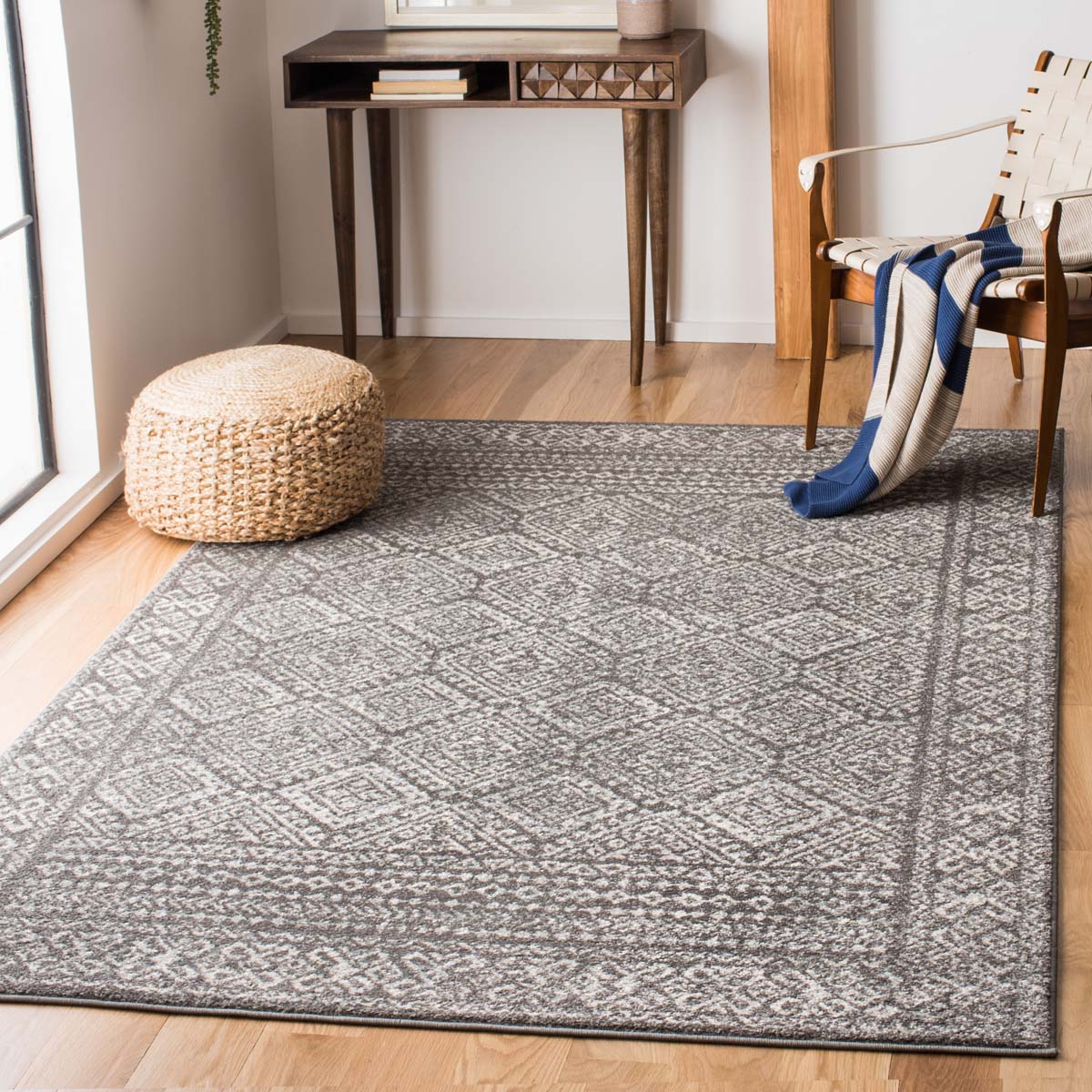 Safavieh Tulum 264 Rug, TUL264 - Dark Grey / Ivory