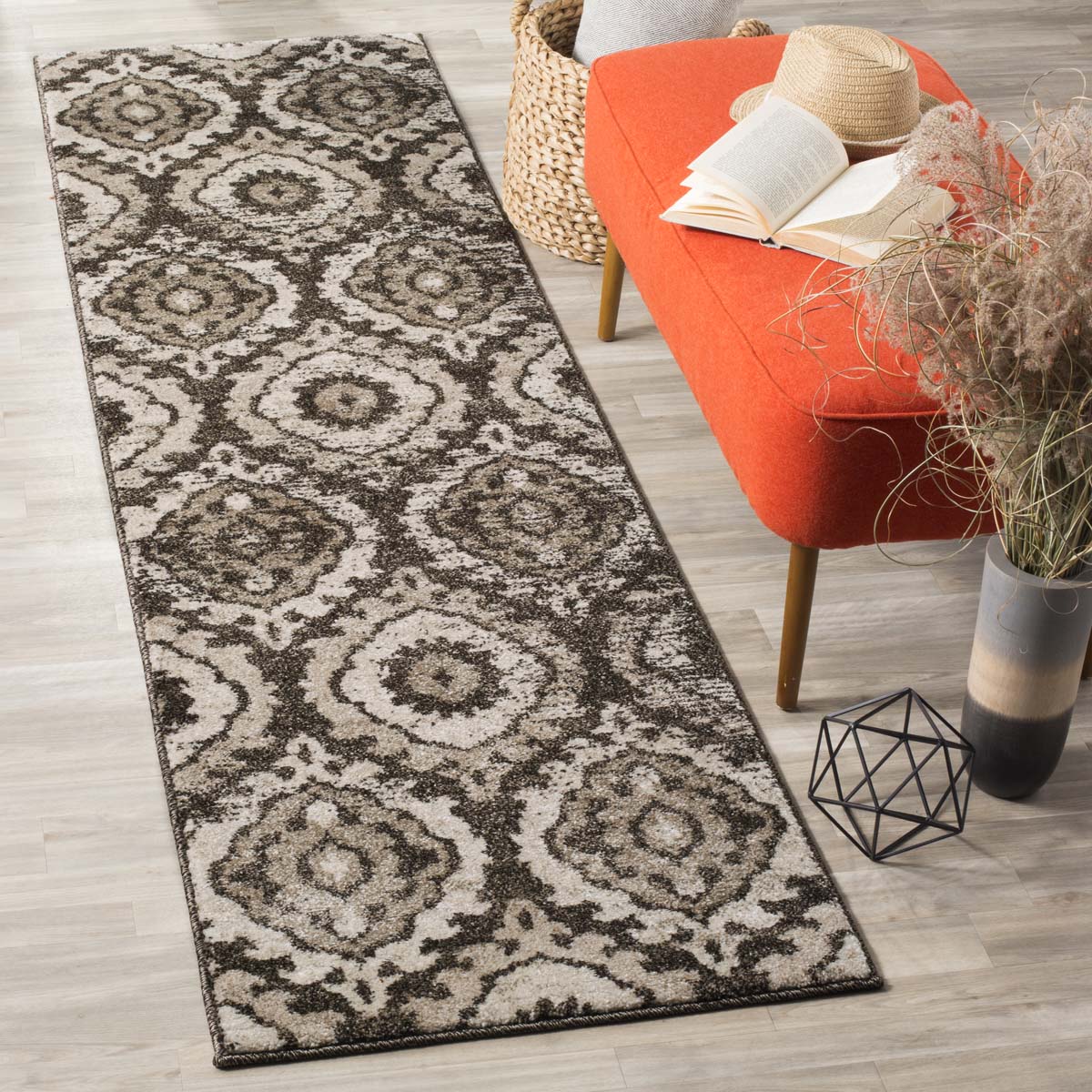 Safavieh Tunisia 292 Rug, TUN292 - Brown / Creme